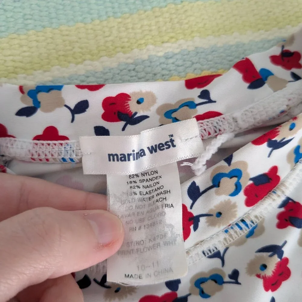 ⭐ Marina West floral rash guard size 10-11
